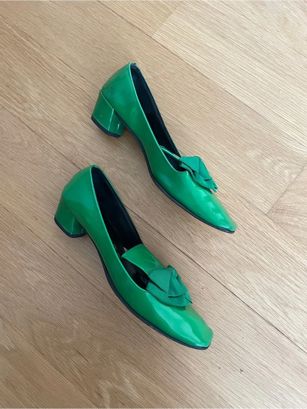 Green Women's Bow Accent Loafers